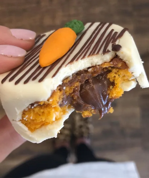 Alfajor de Zanahoria con dos Chocolates